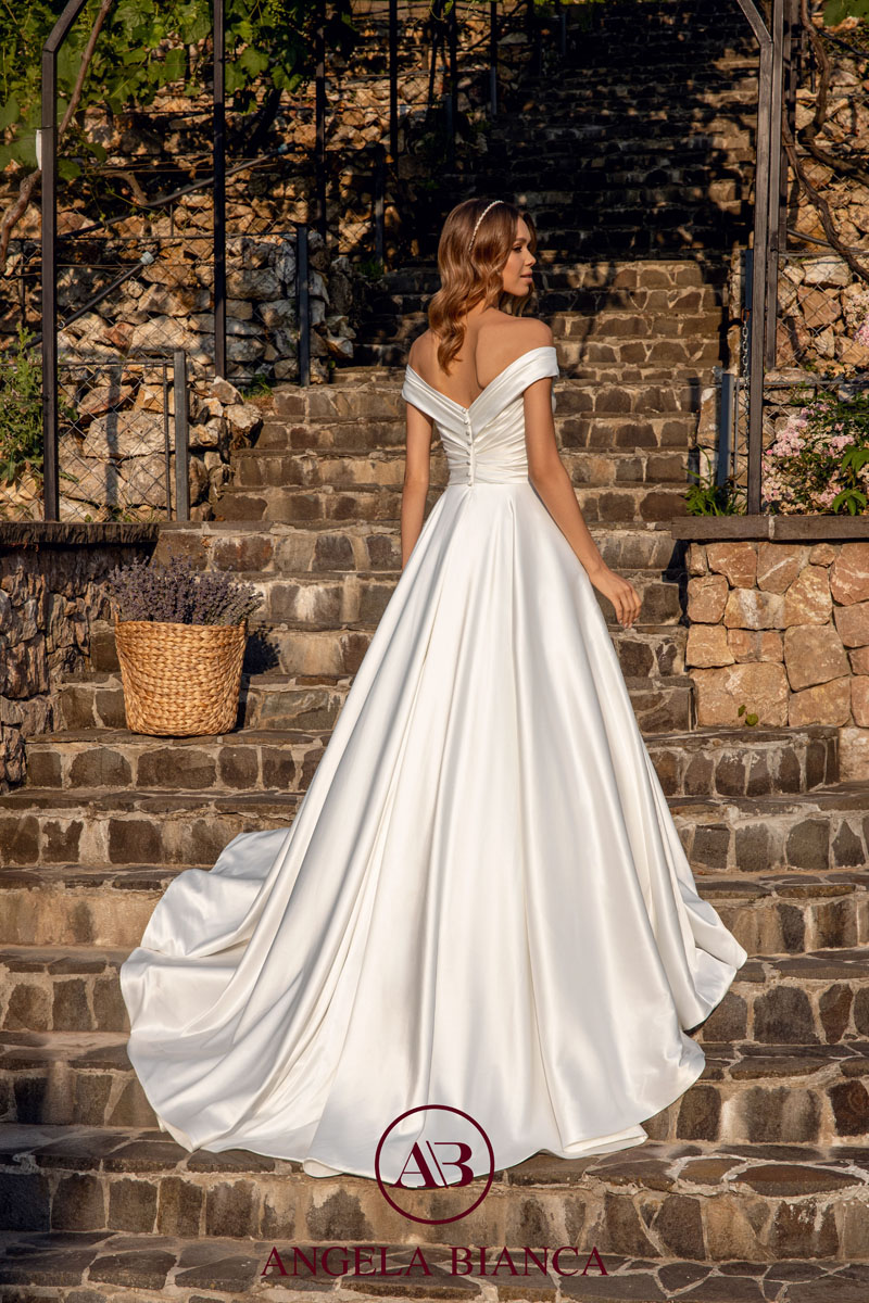 Angela Bianca 1072 b