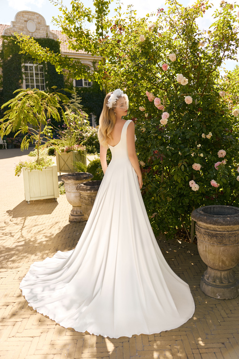 Menyasszonyi ruha Angela Bianca Adore 1142 b