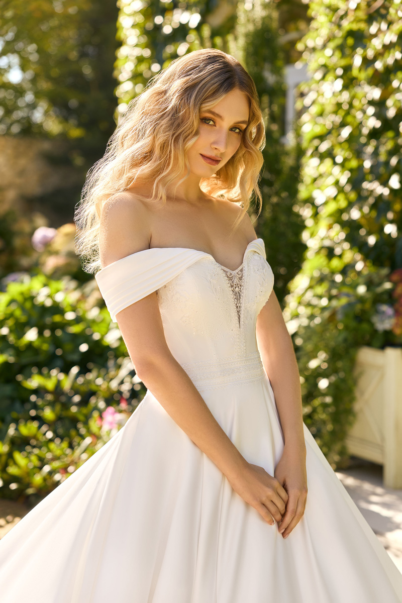 Menyasszonyi ruha Angela Bianca Adore 1147 c