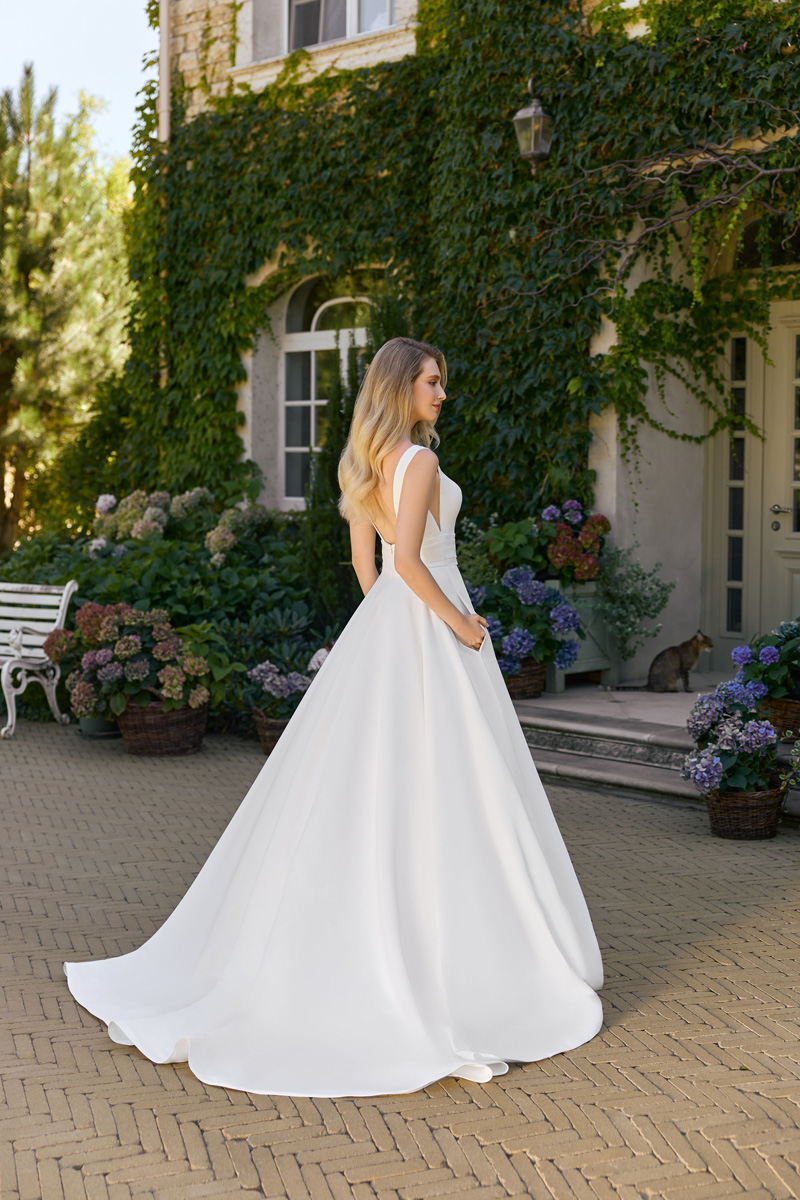 Menyasszonyi ruha Angela Bianca Adore 1151 b