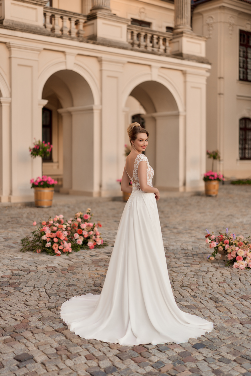 Menyasszonyi ruhák - 1179 - Angela Bianca - Astra b